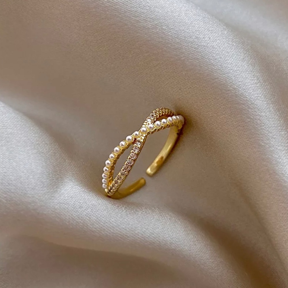 ✨Dainty Pearl Ring✨ - Picture 2 of 4